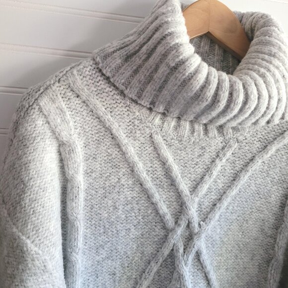 Michael Kors Sweater Medium Grey Cream Chunky Fisherman Knit Cable Turtleneck - Picture 2 of 10